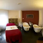 酒店 Akzent Berg's Alte Bauernschaenke- Wellness Und Wein 吕德斯海姆
