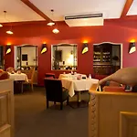 Akzent Berg's Alte Bauernschaenke- Wellness Und Wein 酒店 4*