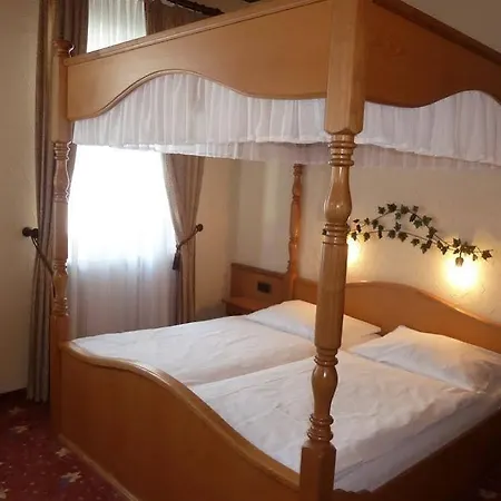 Hotel Akzent Berg's Alte Bauernschaenke- Wellness Und Wein 4*