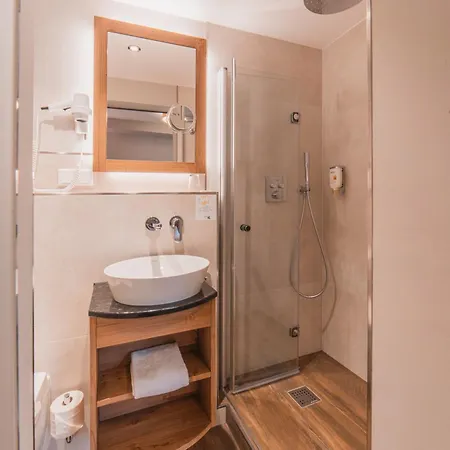 Akzent Berg's Alte Bauernschaenke- Wellness Und Wein 4* Rüdesheim am Rhein