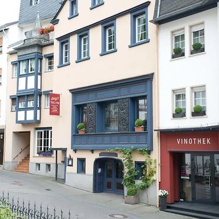 호텔 Akzent Berg's Alte Bauernschaenke- Wellness Und Wein 로데스하임암라인