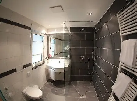 Hotel Akzent Berg's Alte Bauernschaenke- Wellness Und Wein 4*