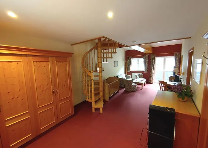 Hotel Akzent Berg's Alte Bauernschaenke- Wellness Und Wein