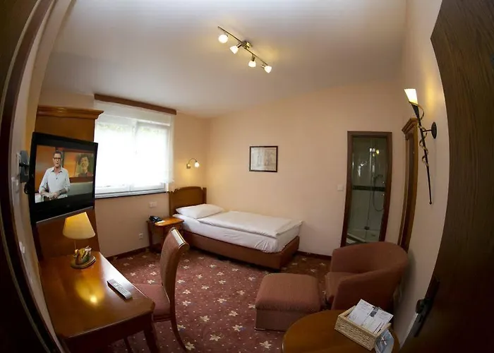 Akzent Berg's Alte Bauernschaenke- Wellness Und Wein Hotel 4*