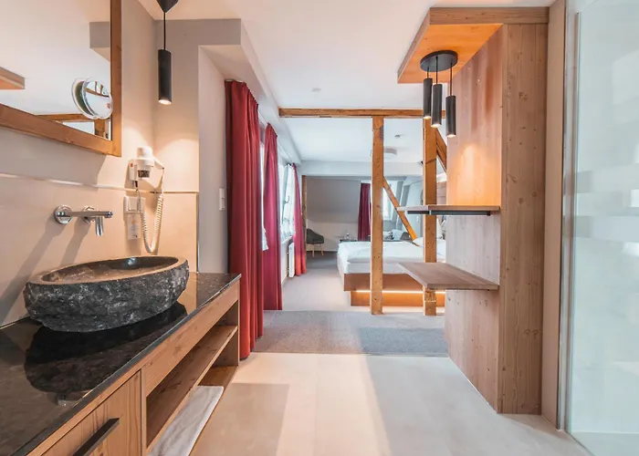 Akzent Berg's Alte Bauernschaenke- Wellness Und Wein Hotel